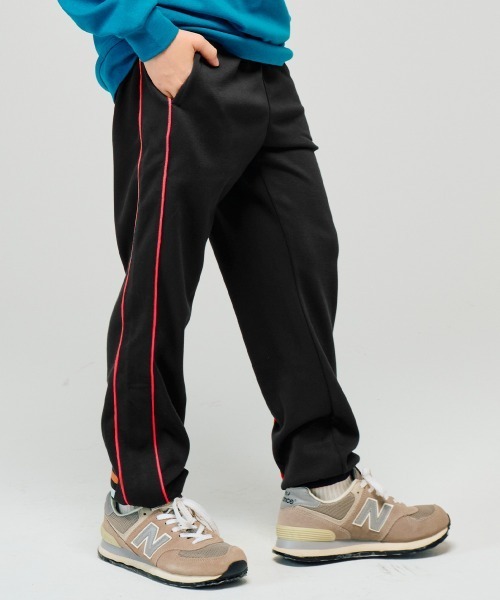 KRIFF MAYER Kid's Collection（クリフメイヤーキッズコレクション）の「【セットアップ対応可】パイピングトラックパンツ（スウェットパンツ・キッズ・グレー/ネイビー/グリーン/ブラック・130/120/170/160/150/140）」の2枚目の写真