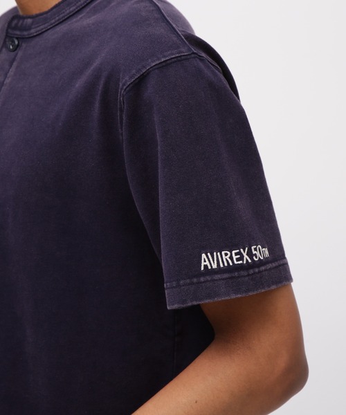 AVIREX（アヴィレックス）の「《SOUVENIR COLLECTION》SUKA HENRYNECK T-SHIRT "EAGLE" / スカ ヘンリーネック 半袖Tシャツ "イーグル" / AVIREX / アヴィレックス（Tシャツ/カットソー・メンズ・オフホワイト/ネイビー・XX-LARGE/X-LARGE/LARGE/MEDIUM）」の13枚目の写真
