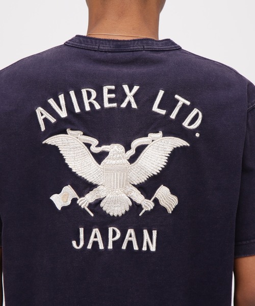 AVIREX（アヴィレックス）の「《SOUVENIR COLLECTION》SUKA HENRYNECK T-SHIRT "EAGLE" / スカ ヘンリーネック 半袖Tシャツ "イーグル" / AVIREX / アヴィレックス（Tシャツ/カットソー・メンズ・オフホワイト/ネイビー・XX-LARGE/X-LARGE/LARGE/MEDIUM）」の3枚目の写真