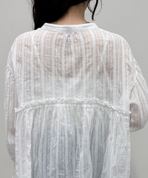 fredy emue（フレディエミュ）の「コットンギャザーオーバーブラウス（シャツ/ブラウス・レディース・イエロー系その他/ブラック/ブルー系その他/ホワイト系その他/ダークブラウン・38）」の13枚目の写真