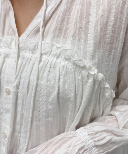 fredy emue（フレディエミュ）の「コットンギャザーオーバーブラウス（シャツ/ブラウス・レディース・イエロー系その他/ブラック/ブルー系その他/ホワイト系その他/ダークブラウン・38）」の17枚目の写真