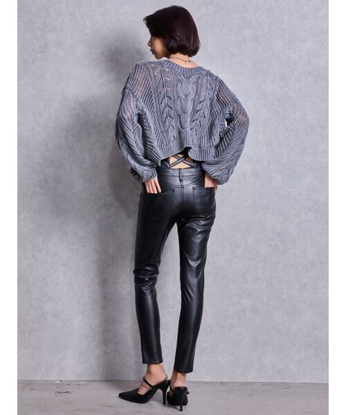 GYDA(ジェイダ)の「ハイウエストBACKクロスフェイクレザーパンツ(その他パンツ・レディース・ブラック・MEDIUM/SMALL/X-SMALL)」の6枚目の写真