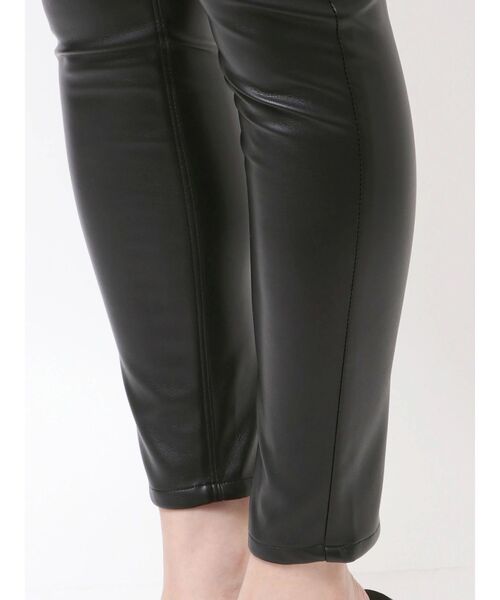 GYDA(ジェイダ)の「ハイウエストBACKクロスフェイクレザーパンツ(その他パンツ・レディース・ブラック・MEDIUM/SMALL/X-SMALL)」の5枚目の写真