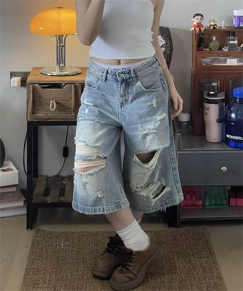 Dream garden(ドリームガーデン)の「ダメージ加工デニムパンツ(デニムパンツ・レディース・ブルー・M/4XL/3XL/2XL/XL/S/L)」の8枚目の写真