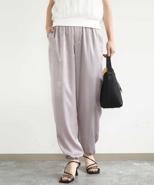 MK MICHEL KLEIN(エムケーミッシェルクラン)の「サテンヴィンテージ調ワイドパンツ/接触冷感/洗える(その他パンツ・レディース・ブラウン/ライトグレー・38)」の2枚目の写真