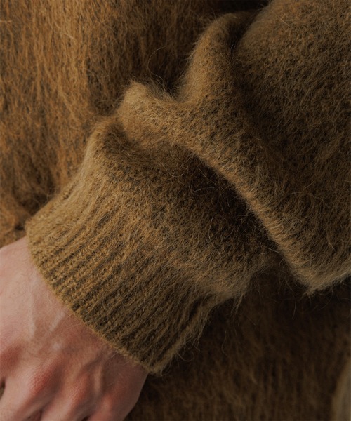 ADAM ET ROPE'（アダムエロペ）の「モヘアミックス オーバーサイズ クルーネックカーディガン（カーディガン/ボレロ・メンズ・レッド/キャメル/ブラック/カーキ・L/M）」の17枚目の写真