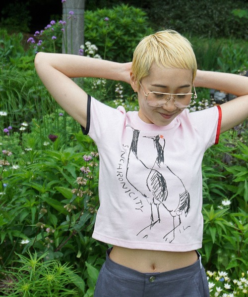 THINGS THAT MATTER(シングス ザット マター)の「LEE IZUMIDA × CROPPED T-SHIRT / リーイズミダクロップドTシャツ(Tシャツ/カットソー・レディース・イエロー/ピンク/サックスブルー/ホワイト・FREE)」の4枚目の写真