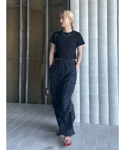 ELCHELE（エルチェレ）の「BACK HOLE TEE（Tシャツ/カットソー・レディース・ブラック/ホワイト/パープル・FREE）」の5枚目の写真