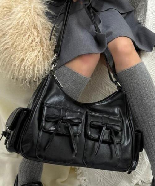 ESPERANZA(エスペランサ)の「ポケットリボン2WAYバッグ(ショルダーバッグ・レディース・シルバー/ブラック/レッド系1・FREE)」の2枚目の写真