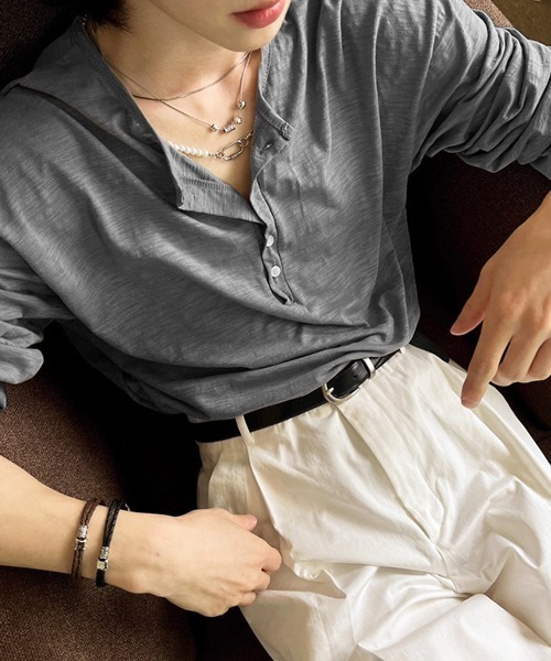 NOWLE（ノウル）の「【NOWLE】コットン スラブ リラックス ヘンリーネック Tシャツ（Tシャツ/カットソー・メンズ・ホワイト/アッシュブラウン/ダークグレー・LARGE/X-LARGE/MEDIUM）」の2枚目の写真