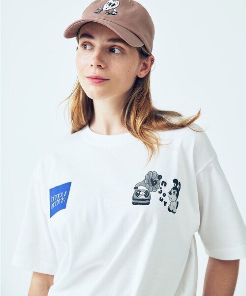 bonjour records(ボンジュールレコーズ)の「【chocomoo×bonjour records DOG君】 Tee(Tシャツ/カットソー・レディース・ホワイト/ブラック・M/L/XL)」の1枚目の写真