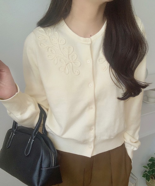 LAUIR（ラウアー）の「コード刺繍ニットカーディガン（カーディガン/ボレロ・レディース・チャコールグレー/アイボリー/ブラック・LARGE/MEDIUM）」の7枚目の写真