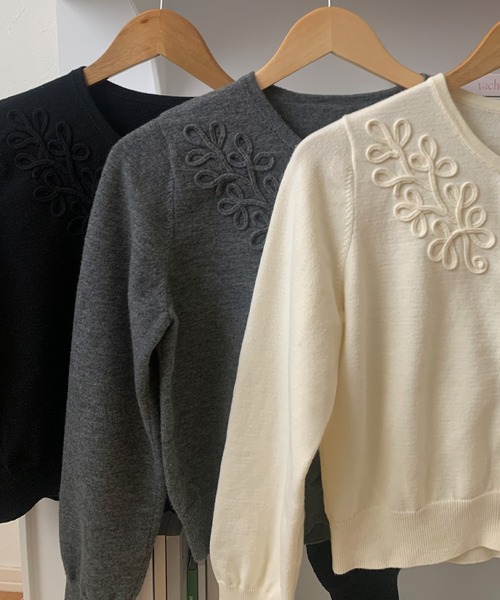 LAUIR（ラウアー）の「コード刺繍ニットカーディガン（カーディガン/ボレロ・レディース・チャコールグレー/アイボリー/ブラック・LARGE/MEDIUM）」の15枚目の写真