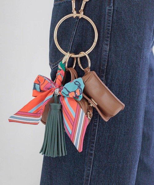 Andemiu（アンデミュウ）の「スカーフチャーム592842（チャーム・レディース・ブラウン系その他4/グリーン系その他2/グリーン系その他4・FREE）」の7枚目の写真