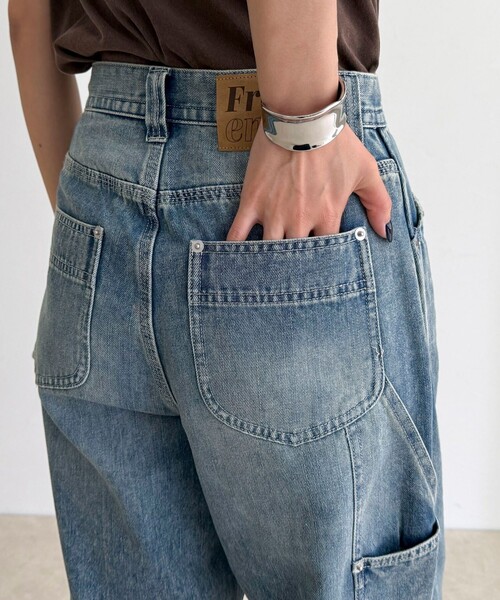 fredy emue（フレディエミュ）の「デニムペインターパンツ（デニムパンツ・レディース・ブルー・36/38）」の13枚目の写真