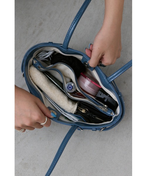 un/neu（アンノイ）の「ナローベルトスクエアボストン（ボストンバッグ・レディース・ブラック/キャメル/レッド/ブルー・FREE）」の6枚目の写真