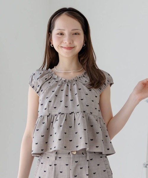 flower(フラワー)の「タイニーリボンビスチェ(キャミソール・レディース・ブラック/グレー/ブラウン・FREE)」の11枚目の写真