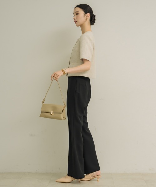 NEUNA(ヌナ)の「エナメルパイピングミュール(パンプス・レディース・ブラック/ベージュ・25/24/23)」の4枚目の写真
