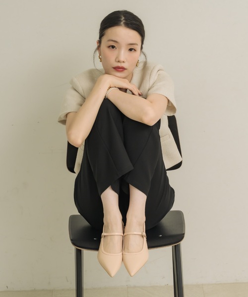 NEUNA(ヌナ)の「エナメルパイピングミュール(パンプス・レディース・ブラック/ベージュ・25/24/23)」の9枚目の写真