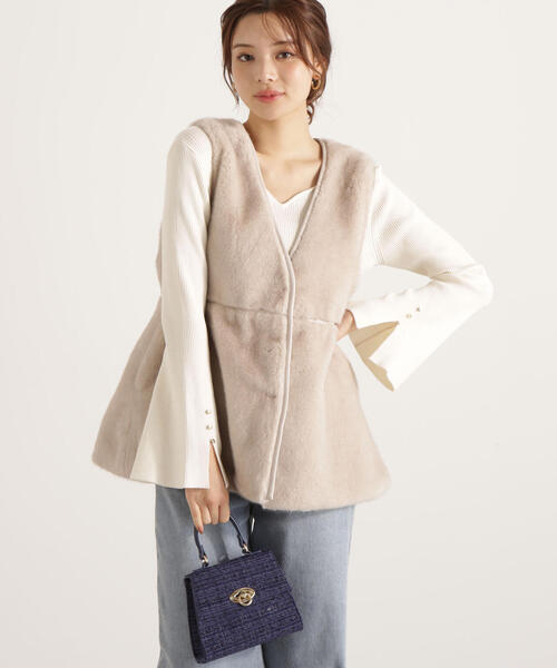 PROPORTION BODY DRESSING（プロポーションボディドレッシング）の「フェイクファーペプラムジレ / 1215255908（テーラードジャケット・レディース・ベージュ/ダークグレー・FREE）」の12枚目の写真