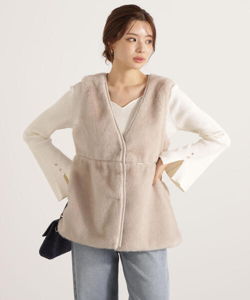 PROPORTION BODY DRESSING（プロポーションボディドレッシング）の「フェイクファーペプラムジレ / 1215255908（テーラードジャケット・レディース・ベージュ/ダークグレー・FREE）」の10枚目の写真