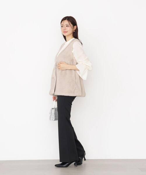 PROPORTION BODY DRESSING（プロポーションボディドレッシング）の「フェイクファーペプラムジレ / 1215255908（テーラードジャケット・レディース・ベージュ/ダークグレー・FREE）」の4枚目の写真