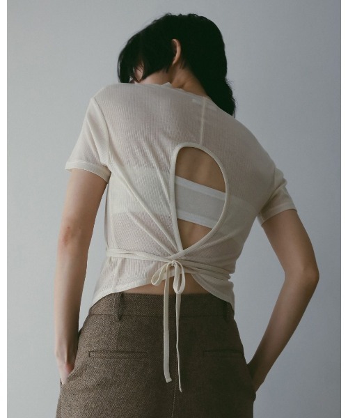 anuke（アンヌーク）の「Sheerrib Backopen T-shirts（Tシャツ/カットソー・レディース・ブラック/アイボリー・FREE）」の4枚目の写真