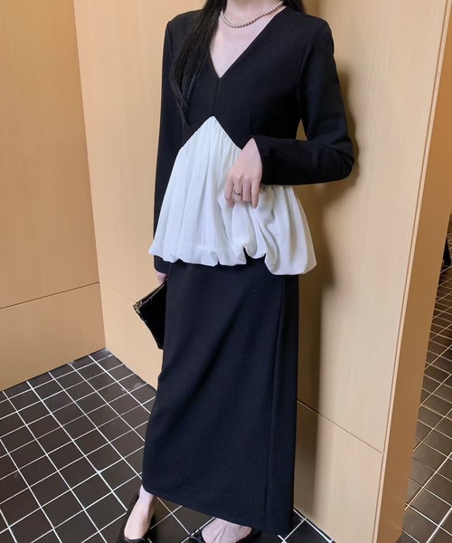 Lace Ladies(レースレディース)の「配色 Vネック ギャザー 裾バルーン セットアップ(セットアップ・レディース・ブラック・FREE)」の1枚目の写真