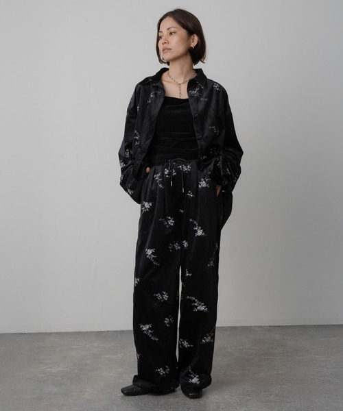 セール】ベロア フラワー刺繍 セットアップ（セットアップ