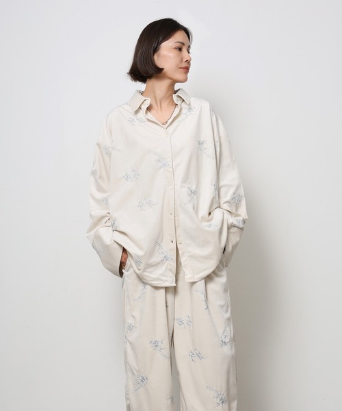 Floran（フローラン）の「ベロア フラワー刺繍 セットアップ