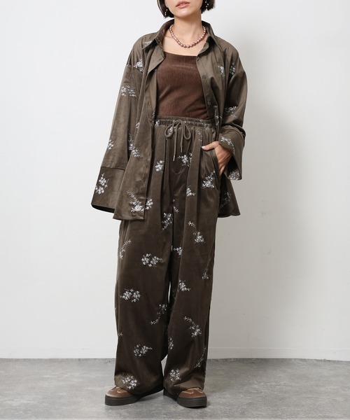 Floran（フローラン）の「ベロア フラワー刺繍 セットアップ