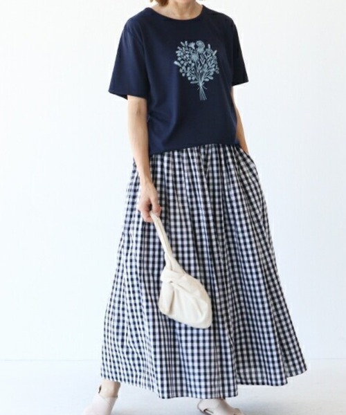 sanpo kuschel（サンポクシェル）の「北欧の香漂う花束トップス（Tシャツ/カットソー・レディース・ネイビー・FREE）」の2枚目の写真