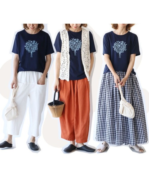 sanpo kuschel（サンポクシェル）の「北欧の香漂う花束トップス（Tシャツ/カットソー・レディース・ネイビー・FREE）」の5枚目の写真