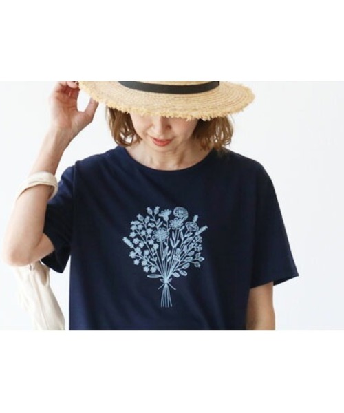 sanpo kuschel（サンポクシェル）の「北欧の香漂う花束トップス（Tシャツ/カットソー・レディース・ネイビー・FREE）」の9枚目の写真