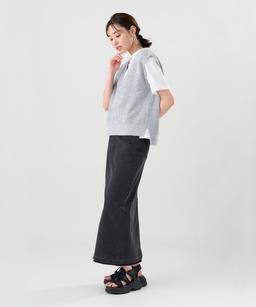 Pitta Re:)（ピッタリ）の「【Pitta Re:)】 ニット シャイニーフェザー Vネックベスト（ニット/セーター・レディース・シルバー/ゴールド・L/M）」の3枚目の写真