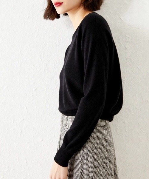 cammie（キャミー）の「クルーネックシンプルニット（ニット/セーター・レディース・キャメル/ブラック/ブルー/オフホワイト・M/L）」の11枚目の写真