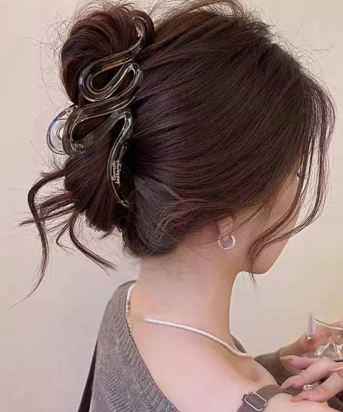 Miniministore（ミニミニストア）の「バンスクリップ大人 ヘアクリップおしゃれ（バレッタ/ヘアクリップ・レディース・スモークピンク/アイボリー/ブラック/ライトブラウン/ダークブラウン・FREE）」の4枚目の写真
