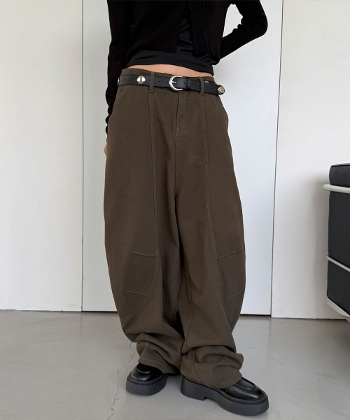 4INT.(フォイント)の「ローライズ バルーン コットン ワイド パンツ(その他パンツ・レディース・カーキ・S/M)」の1枚目の写真
