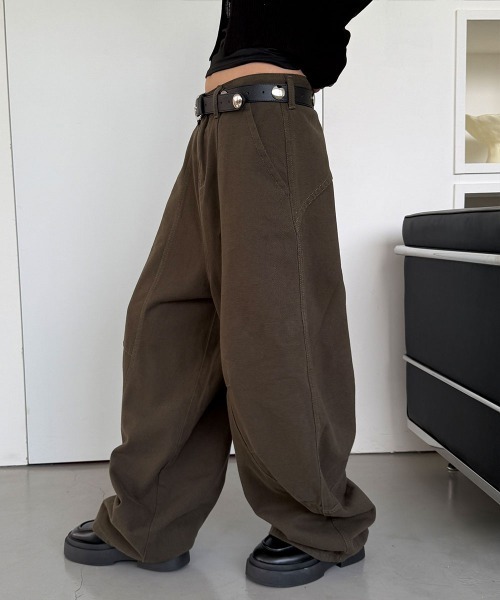 4INT.(フォイント)の「ローライズ バルーン コットン ワイド パンツ(その他パンツ・レディース・カーキ・S/M)」の4枚目の写真