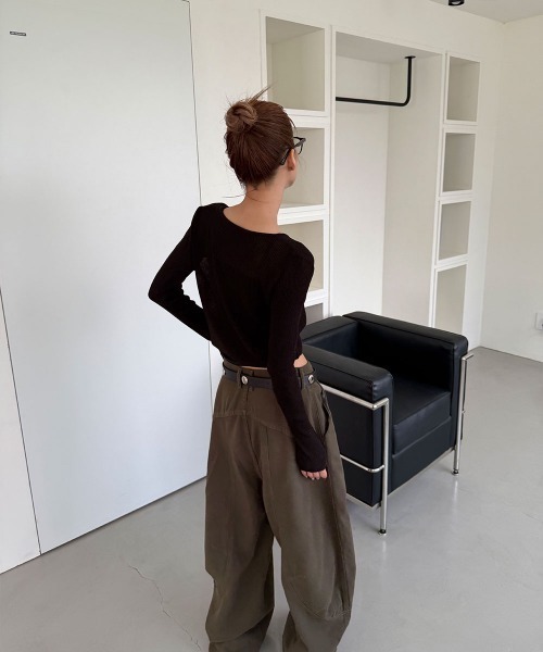 4INT.(フォイント)の「ローライズ バルーン コットン ワイド パンツ(その他パンツ・レディース・カーキ・S/M)」の11枚目の写真