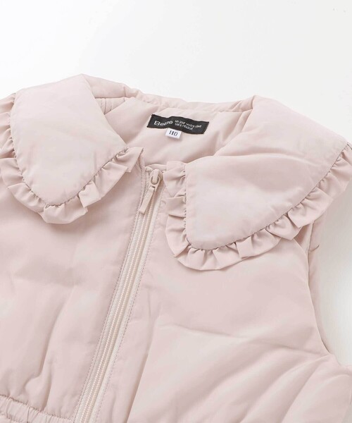BeBe（ベベ）の「【撥水】BIGカラー中綿フリルベスト（ダウンベスト・キッズ・ベージュ/ピンク・120cm/140cm/110cm/130cm/150cm）」の6枚目の写真