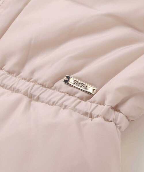 BeBe（ベベ）の「【撥水】BIGカラー中綿フリルベスト（ダウンベスト・キッズ・ベージュ/ピンク・120cm/140cm/110cm/130cm/150cm）」の8枚目の写真