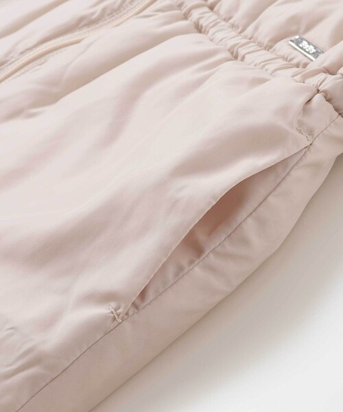 BeBe（ベベ）の「【撥水】BIGカラー中綿フリルベスト（ダウンベスト・キッズ・ベージュ/ピンク・120cm/140cm/110cm/130cm/150cm）」の9枚目の写真