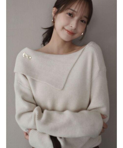 LAGUNAMOON（ラグナムーン）の「アシンメトリーカラーニットプルオーバー（ニット/セーター・レディース・レッド/ネイビー/ベージュ・FREE）」の2枚目の写真