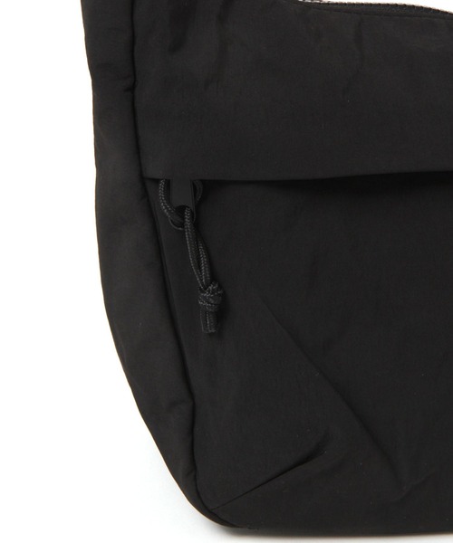 GLOBAL WORK（グローバルワーク）の「撥水ライト7ポケットショルダー/595522（ショルダーバッグ・メンズ・チャコールグレー/ライトブルー/ブラック/ライトグレー/ベージュ/ネイビー/ホワイト系その他2/グリーン系その他6/ブルー系その他6・FREE）」の17枚目の写真