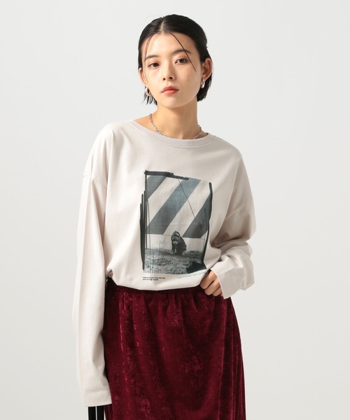 BAYFLOW(ベイフロー)の「フォトプリントワイドロングスリーブT(Tシャツ/カットソー・レディース・チャコール/アイボリー/ボルドー・FREE)」の12枚目の写真