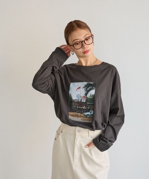 BAYFLOW(ベイフロー)の「フォトプリントワイドロングスリーブT(Tシャツ/カットソー・レディース・チャコール/アイボリー/ボルドー・FREE)」の8枚目の写真