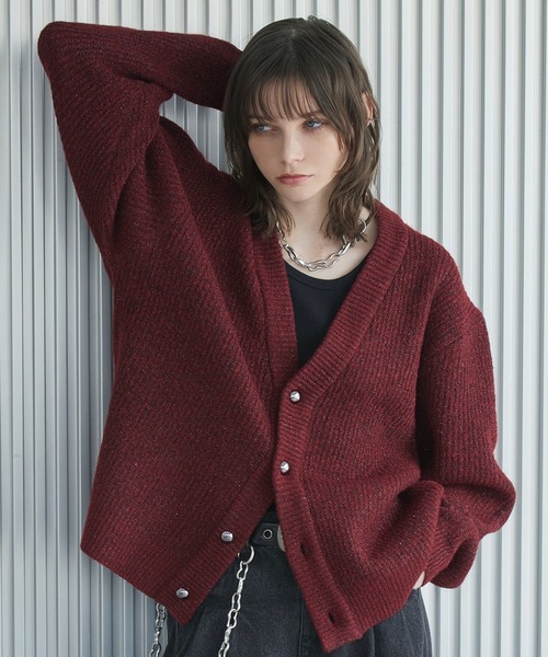 Spielio（シュピーリオ）の「【Spielio】Shiny lurex cardigan / シャイニールレックスカーディガン（カーディガン/ボレロ・メンズ・ブラック系1/レッド系1・L/M/S）」の2枚目の写真