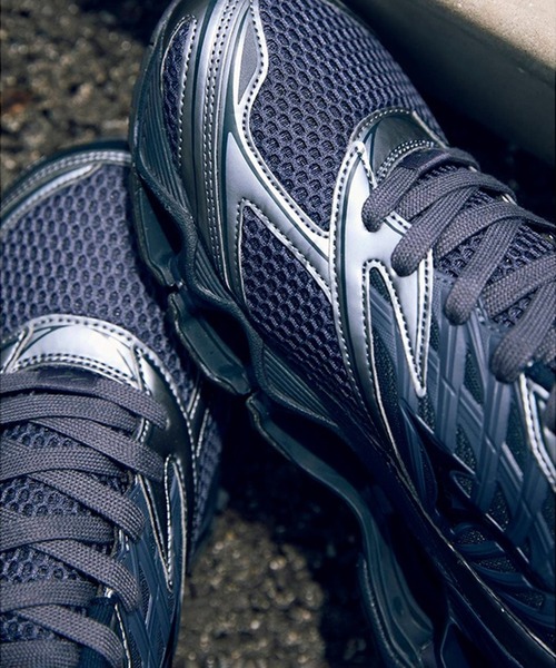 MIZUNO(ミズノ )の「WAVE PROPHECY LS(スニーカー・メンズ・グレー・26.5/27.5/28)」の4枚目の写真