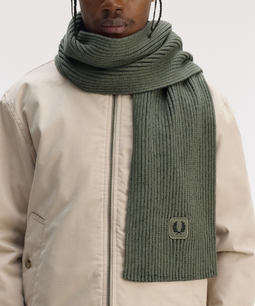 FRED PERRY(フレッドペリー)の「Cotton Ribbed Scarf/コットンリブマフラー(マフラー・メンズ・ブラック/カーキ・ONE SIZE)」の10枚目の写真